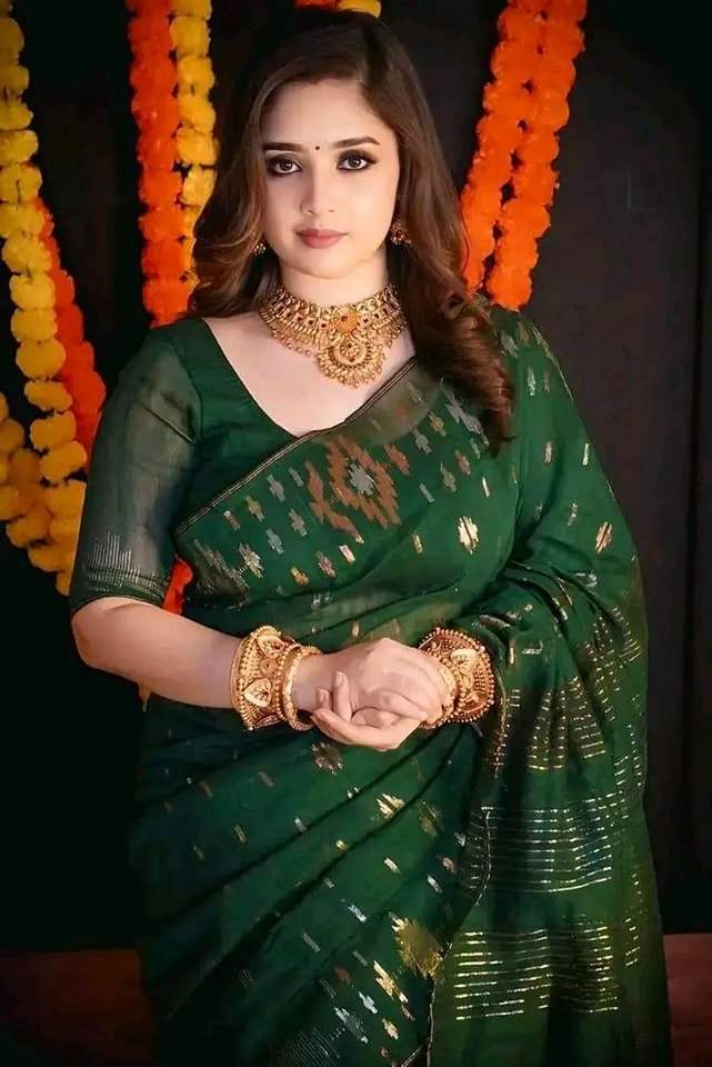 ৬০ কাউন্ট সুতার জামদানি শাড়ির সাথে ব্লাউজ পিছ।