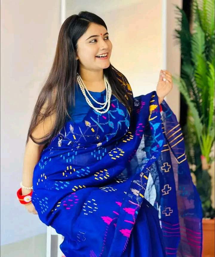 ৬০ কাউন্ট সুতার জামদানি শাড়ির সাথে ব্লাউজ পিছ।