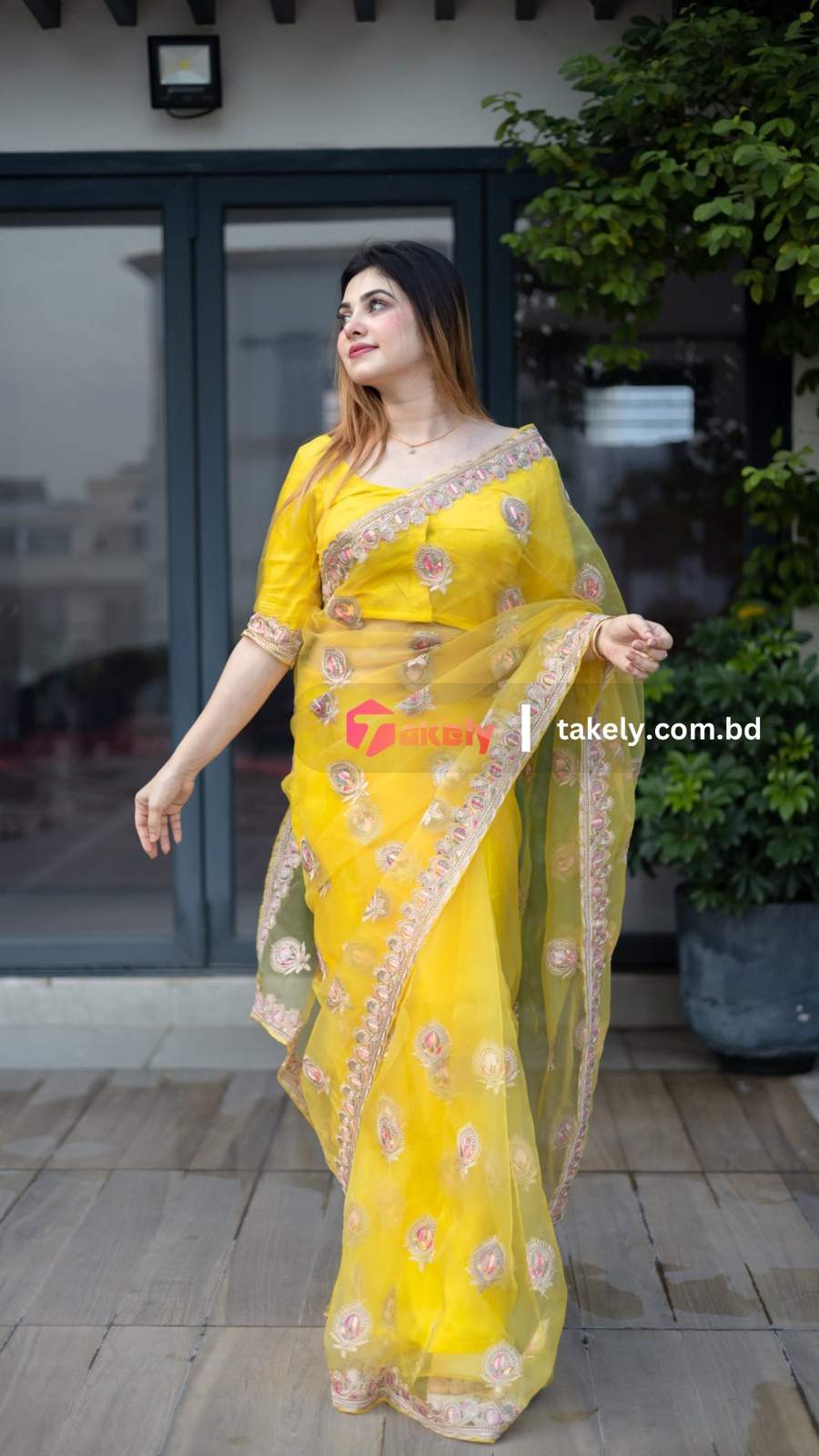 Exclusive Organza Party Saree With Blouse Piece ।