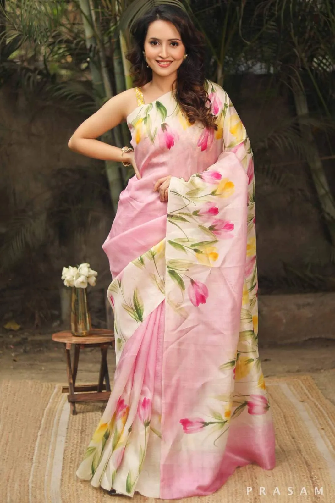 Soft Glossy Silk Digital Print Saree With Unstitched Blouse Piece