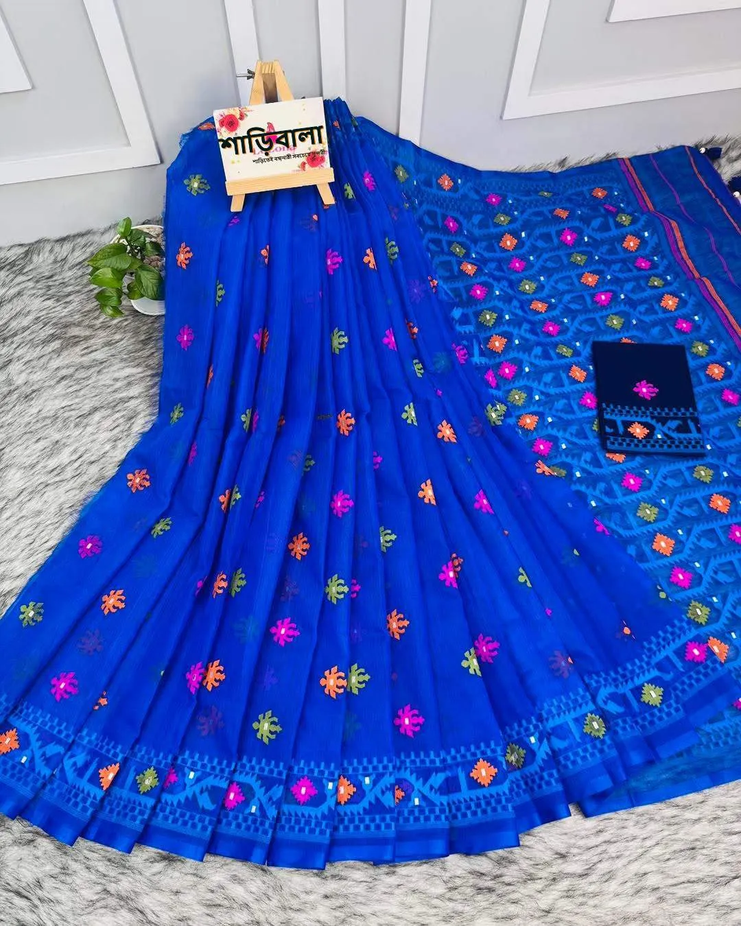 Half Silk Screen Print Saree With Blouse Piece |