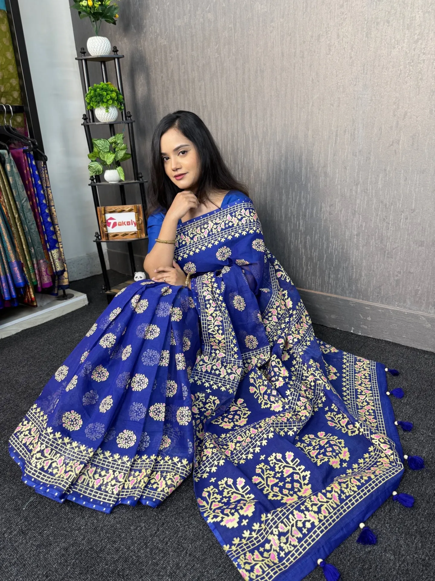 Half silk screen print Saree with blouse piece